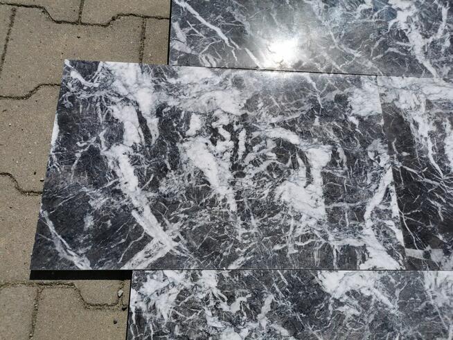 Płytki marmurowe GRIGIO CARNICO pasy 1,2 cm poler