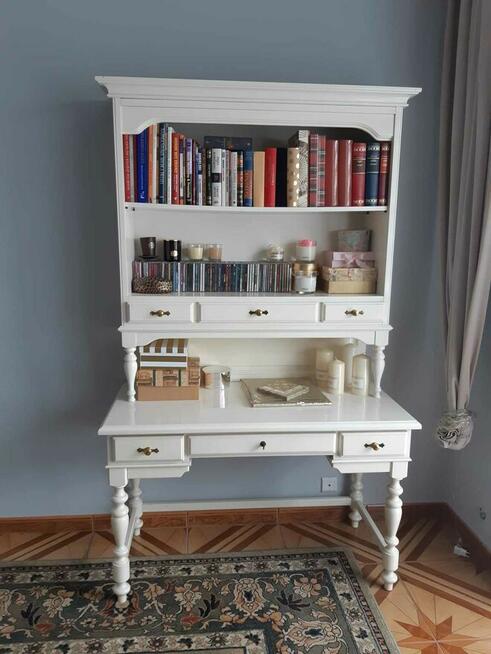 Biblioteczka, kredens, biurko ...