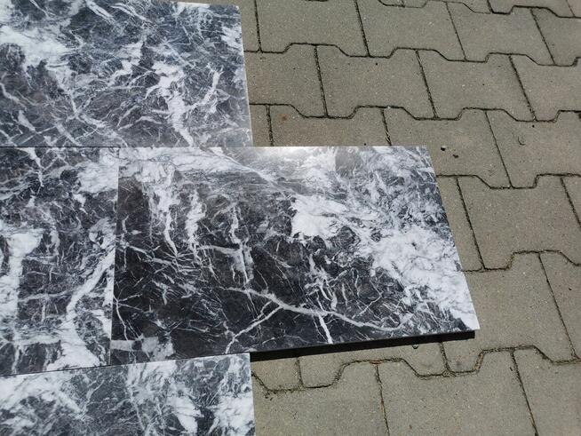 Płytki marmurowe GRIGIO CARNICO pasy 1,2 cm poler