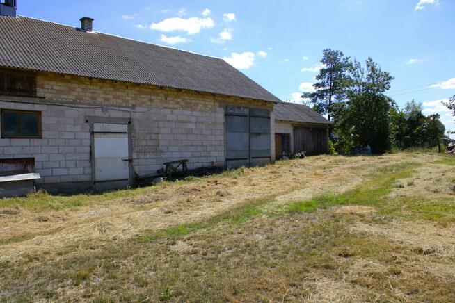 DOM ŚREDNICA-JAKUBOWIĘTA Z RZECZKĄ