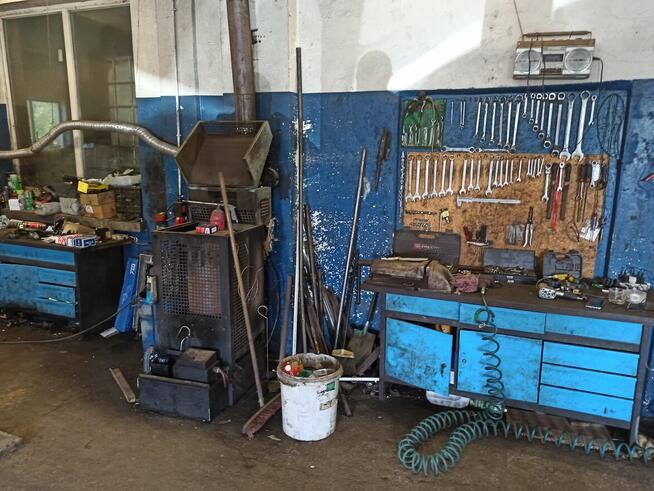 Sprzedam wyposarzenie warsztatu samochodowego