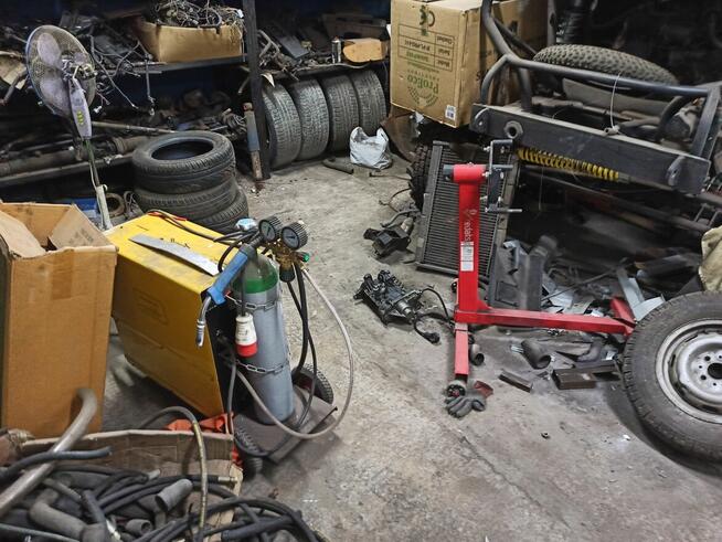 Sprzedam wyposarzenie warsztatu samochodowego