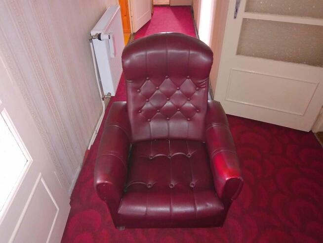 Fotel na kółkach fotele PRL imitacja skóra wiśnia