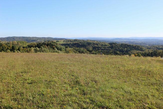 Działka budowlana przy drodze z widokiem na Bieszczady