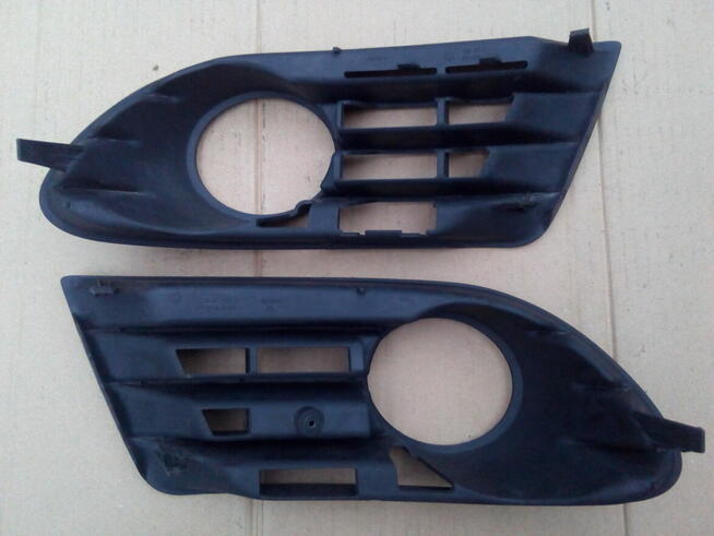Kratka ramka obudowa halogenu lewa + prawa VW Golf V Plus