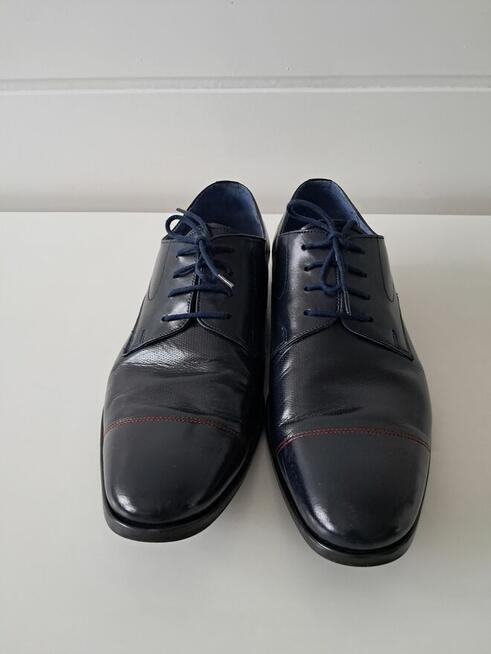 Buty męskie – półbuty skórzane granatowe „Brózda”