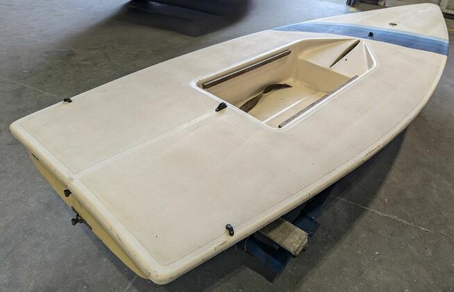 Klasyczny kadłub żaglówki Laser 4,2x1,4, używany, Straszyn