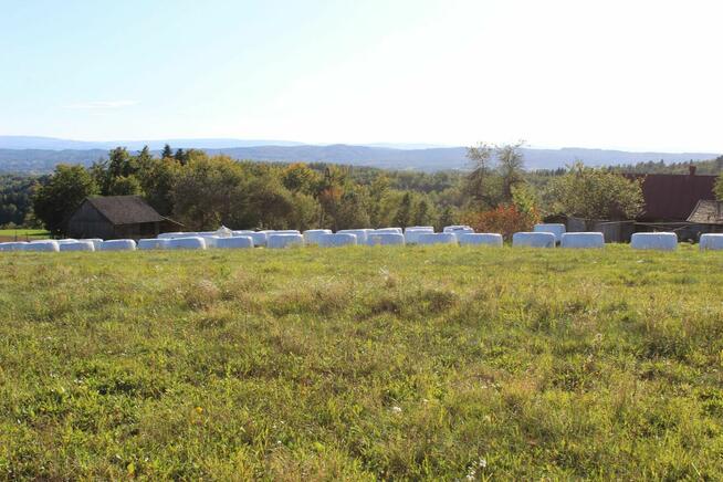 Działka budowlana przy drodze z widokiem na Bieszczady