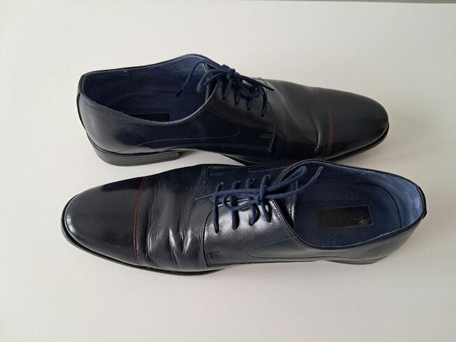 Buty męskie – półbuty skórzane granatowe „Brózda”