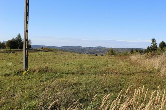 Działka budowlana przy drodze z widokiem na Bieszczady