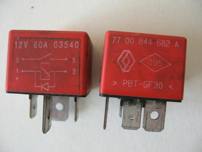 Przekaźniki 27 szt.