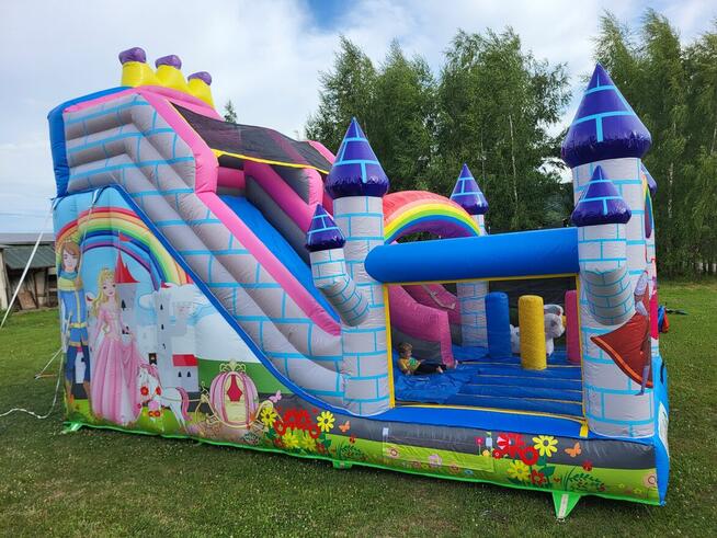 Dmuchana zjeżdżalnia dla dzieci