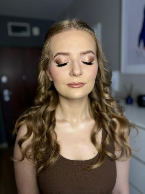 Makijaż i fryzura na każdą okazję