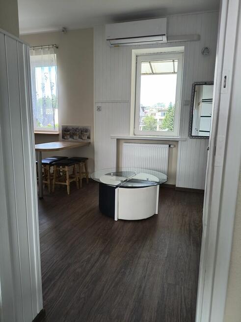 Niezależne dwupokojowe mieszkanie (salon, balkon, ogród)