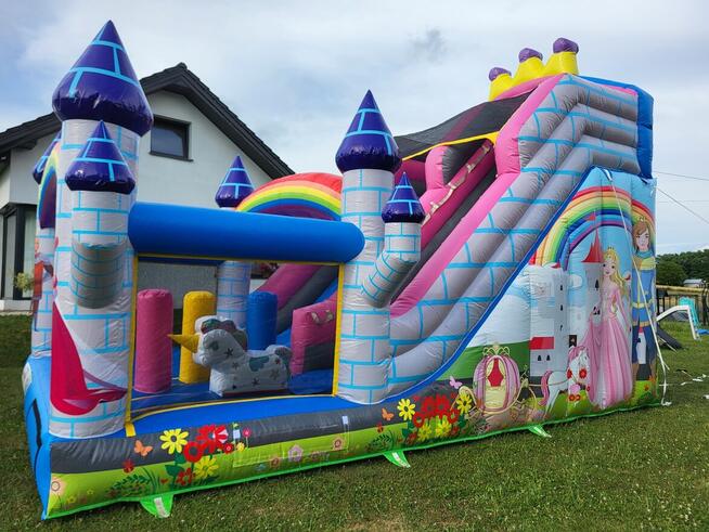 Dmuchana zjeżdżalnia dla dzieci