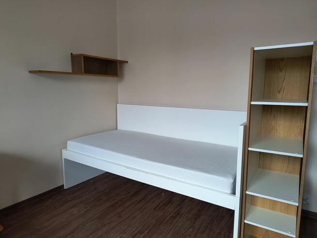 Niezależne dwupokojowe mieszkanie (salon, balkon, ogród)