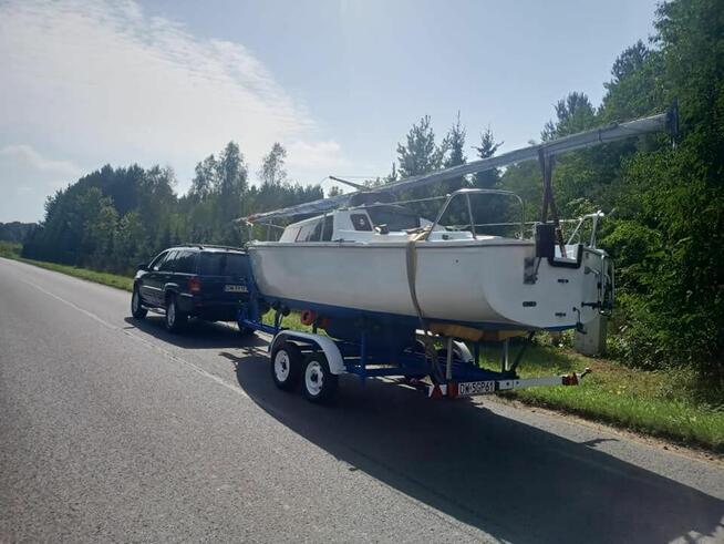 TRANSPORT ŁODZI MOTOROWYCH I JACHTÓW - holowanie przyczep ca