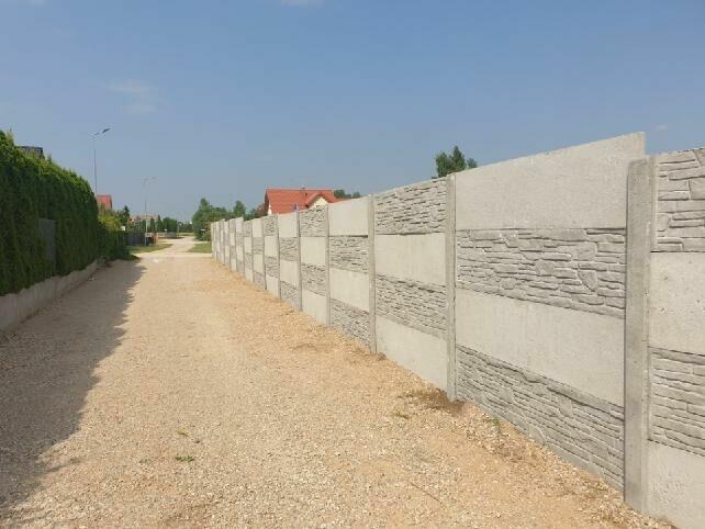 Ogrodzenie z płyt betonowych / Augustów