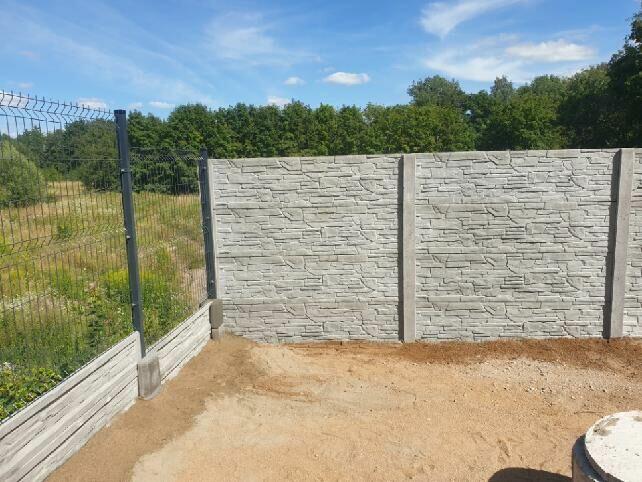 Ogrodzenie z płyt betonowych / Augustów