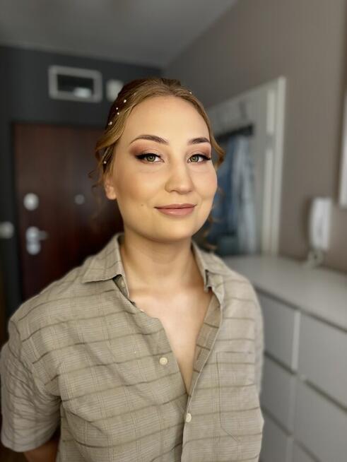 Makijaż i fryzura na każdą okazję