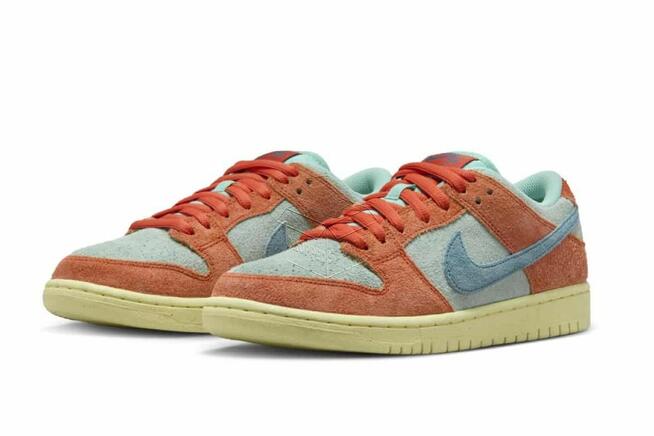 Nike SB DUNK Low Orange and Emerald Rise / DV5429–800