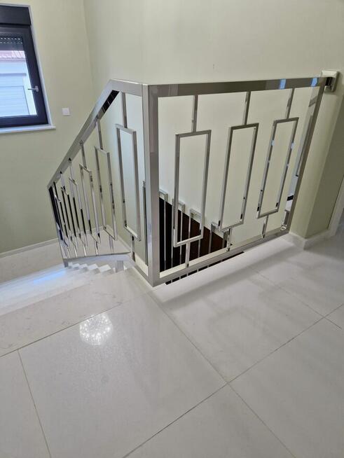 Balustrady ze stali nierdzewnej, poręcze, ogrodzenia i inne