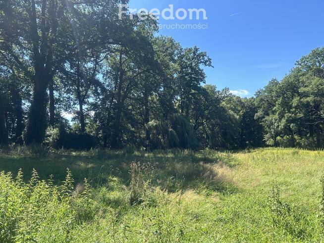 Pięknie położony, zabytkowy pałac z parkiem