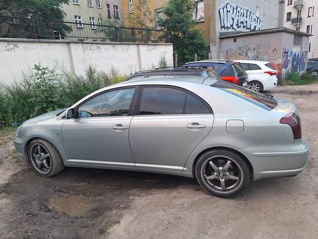 Sprzedam Toyota Avensis 2.0 z 2003r