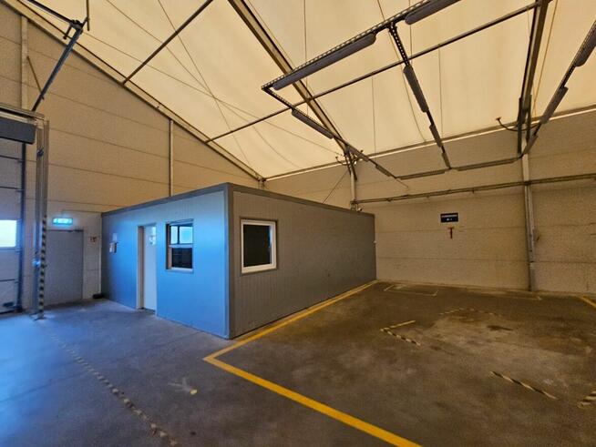 Hala 1000 m2 przy autostradzie A4 =media.