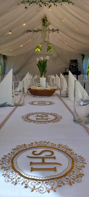 Profesjonalne Usługi Kelnerskie z Pełnym Wyposażeniem