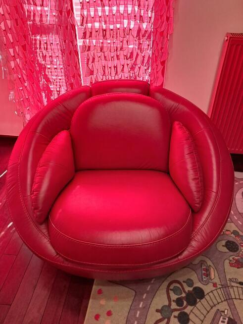 Sprzedam skórzaną sofę z fotelem