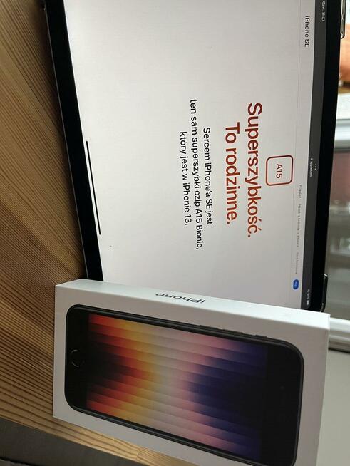 iPhone SE 3 generacji 64 GB midnight