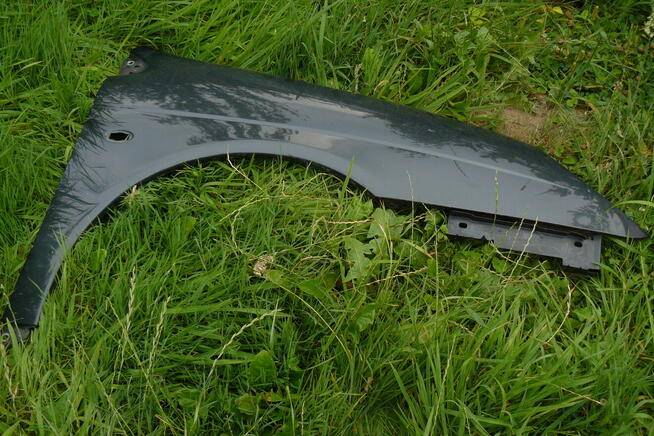 Citroen C5 przedni prawy blotnik