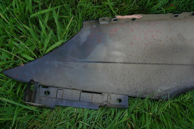 Citroen C5 przedni prawy blotnik