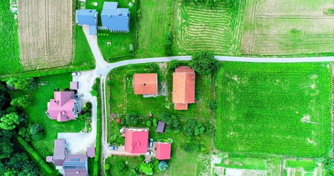 dom z potencjałem na działce w malowniczej okolicy