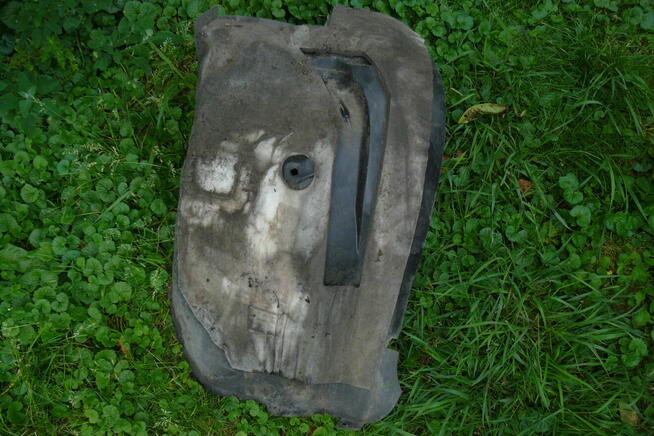 Citroen C5 przednie plastikowe nadkola (lewe+prawe)