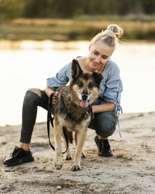 Sara jest z nami 6 lat. Ma za sobą powrót z nieudanej adopcj