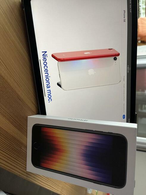 iPhone SE 3 generacji 64 GB midnight