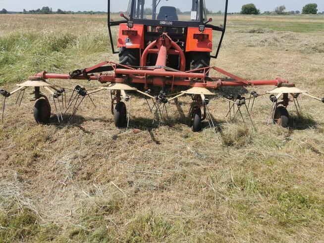 Przetrzasarka karuzelowa KUHN GF 452 M