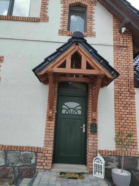 zadaszenia nad drzwi