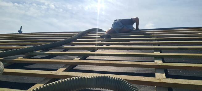 Ocieplanie poddaszy stropów celulozą naprawa izolacji dachu