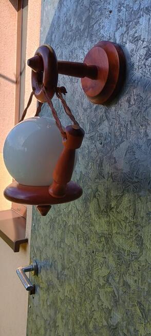 Sprzedam dwa kinkiety z drewna.