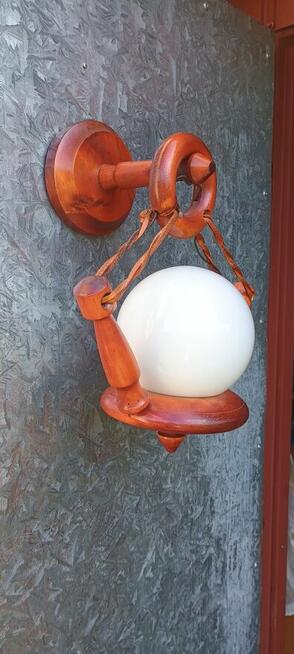 Sprzedam dwa kinkiety z drewna.