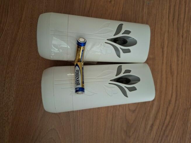 2xAutomatyczne dyfuzory Air Wick+bateria AA