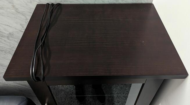 Używana przeszklona witryna do salonu marki KLOSE kolonialna