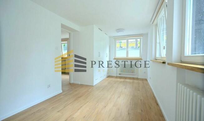 Piękny dom w zielonym zakątku Sadyby