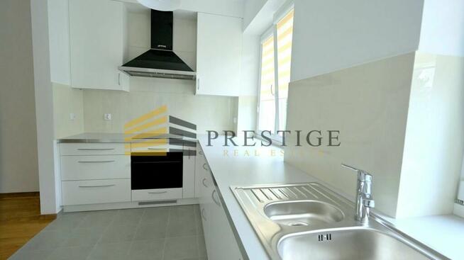 Piękny dom w zielonym zakątku Sadyby