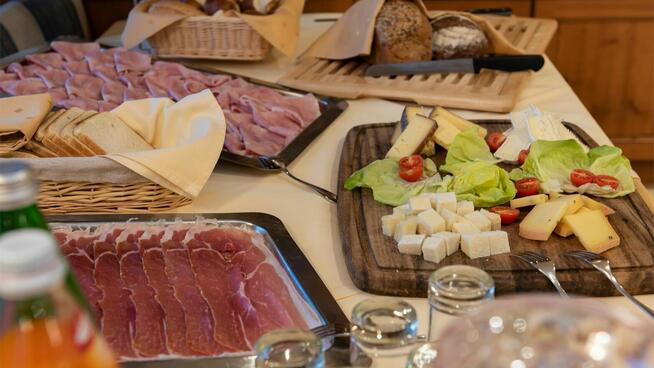 ANDORA ! FREE SKI 300km samolot !! Hotel HB Cena 4890 zł