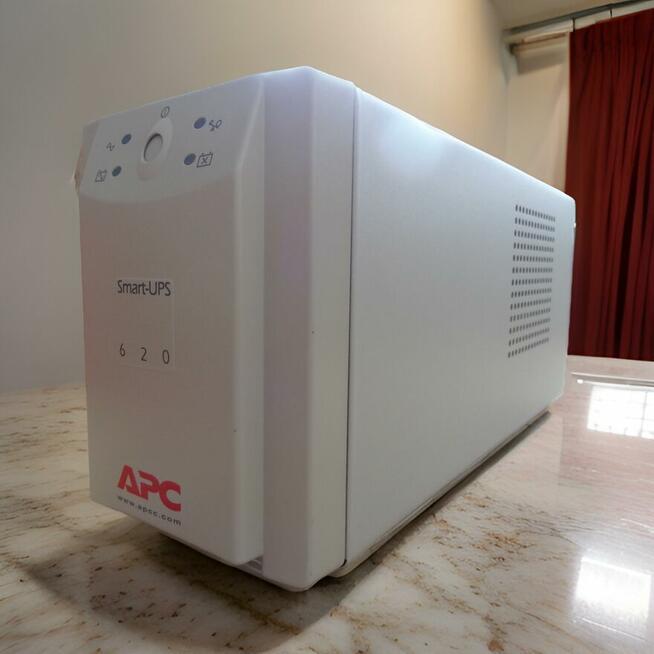 APC Smart-UPS 620 VA