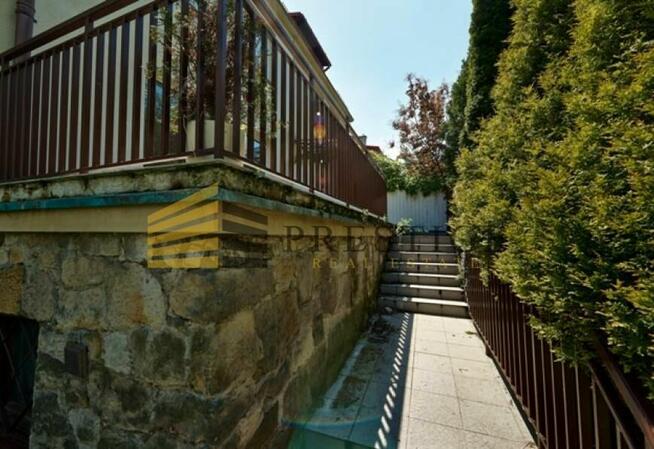 Dom na biuro blisko Metra Wilanowska